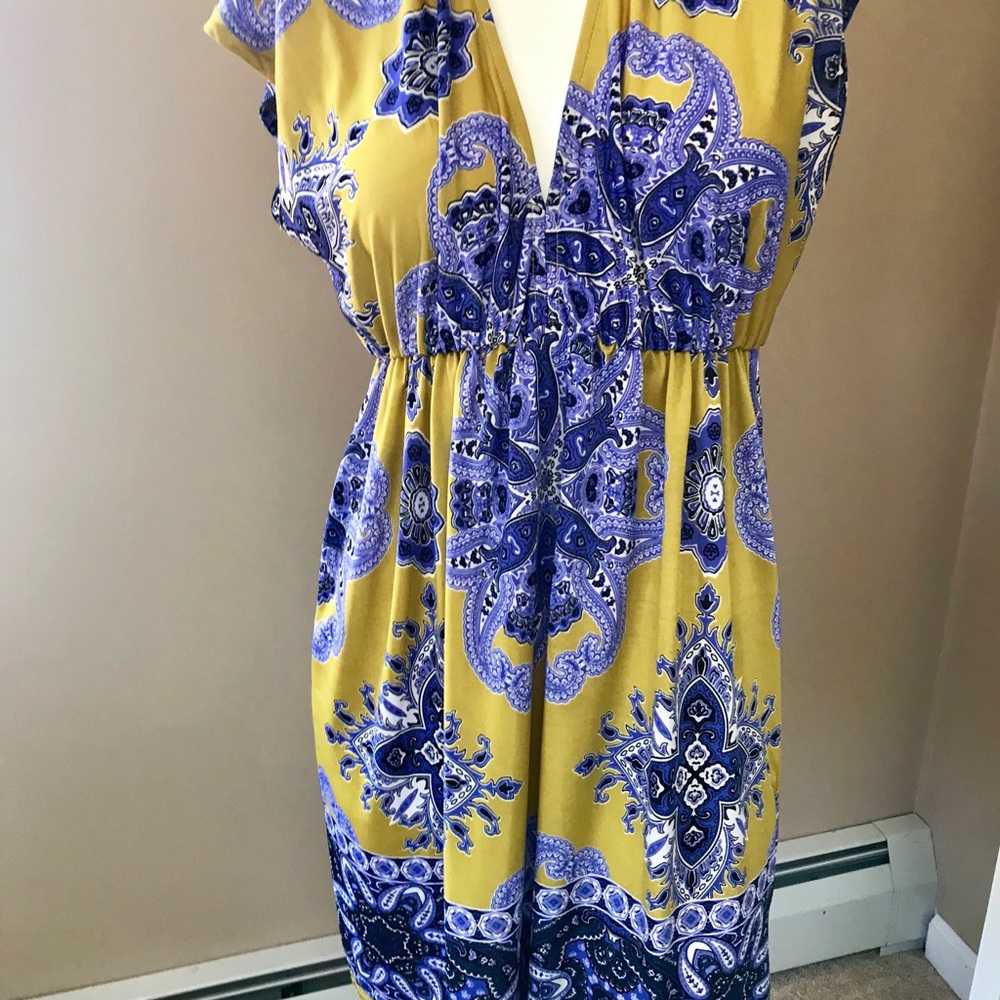 Dress - Picture 2 of 3